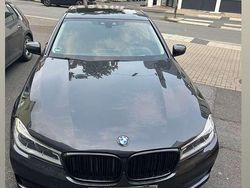 Grau Gebraucht 2017 BMW 730 Limousine | 30.000 € (Etwas zu teuer)