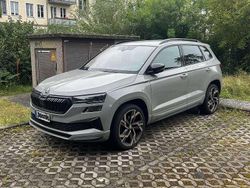 Grau Gebraucht 2023 Skoda Karoq SportLine SUV | 31.999 € (Fairer Preis)