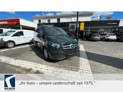 Gruen Gebraucht 2021 Mercedes V220 Van / Kleinbus | 45.970 € (Guter Preis)