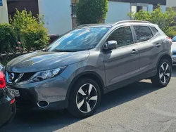 Grau Gebraucht 2017 Nissan Qashqai N-Connecta SUV | 14.400 € (Guter Preis)