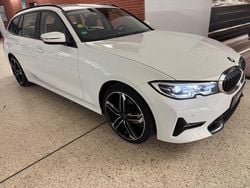 Weiß Gebraucht 2020 BMW 320 Sport Line Limousine | 23.990 € (Guter Preis)