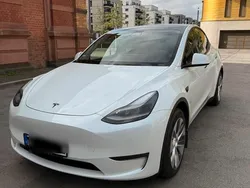 Weiß Gebraucht 2023 Tesla Model Y Long Range SUV | 42.000 € (Teuer)