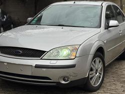 Silber Gebraucht 2002 Ford Mondeo Ghia Limousine | 1.999 € (Fairer Preis)