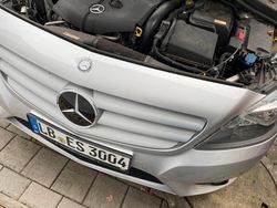 Silber Gebraucht 2013 Mercedes B180 Van / Kleinbus | 10.900 € (Superpreis)