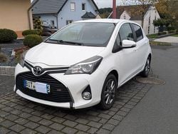 Weiß Gebraucht 2015 Toyota Yaris Comfort Limousine | 8.650 € (Fairer Preis)