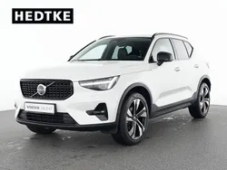 Weiß Gebraucht 2024 Volvo XC40 Plus SUV | 38.440 € (Fairer Preis)