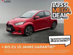 Rot Gebraucht 2023 Toyota Yaris Hybrid Team Limousine | 19.680 € (Guter Preis)