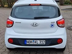 Weiß Gebraucht 2017 Hyundai i10 Trend Kleinwagen | 6.300 € (Fairer Preis)