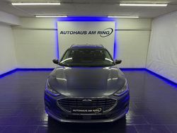 Grau Gebraucht 2023 Ford Focus Titanium Limousine | 15.999 € (Fairer Preis)