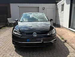 Schwarz Gebraucht 2018 VW Golf VII Limousine | 10.000 € (Fairer Preis)
