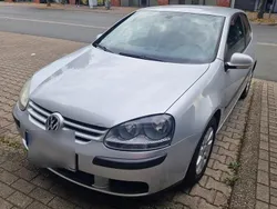 Silber Gebraucht 2004 VW Golf V Kleinwagen | 3.000 € (Fairer Preis)