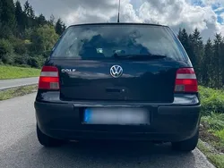 Schwarz Gebraucht 2002 VW Golf IV Kleinwagen | 2.250 € (Etwas zu teuer)