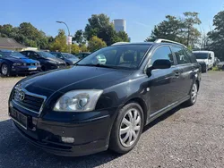 Schwarz Gebraucht 2004 Toyota Avensis Kombi | 2.990 € (Fairer Preis)