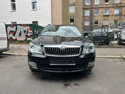 Schwarz Gebraucht 2012 Skoda Octavia Family Kombi | 3.390 € (Guter Preis)