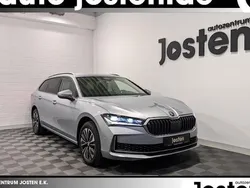 Grau (aluminiumsilber metallic (grau)) Gebraucht 2024 Skoda Superb Selection Kombi | 49.490 €