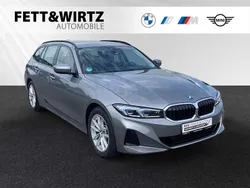 Skyscraper grau metallic Gebraucht 2024 BMW 330e Kombi | 38.800 € (Superpreis)