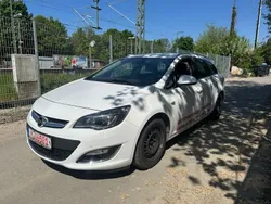 Weiß Gebraucht 2015 Opel Astra Exklusiv Kombi | 5.700 € (Superpreis)