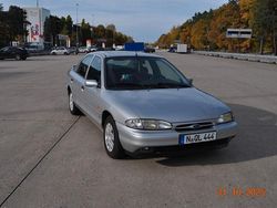 Silber Gebraucht 1993 Ford Mondeo Ghia Limousine | 3.990 €