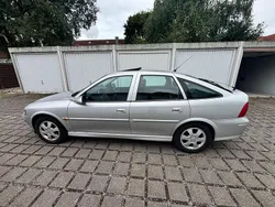 Grau Gebraucht 2002 Opel Vectra Limousine | 4.500 €