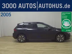 Schwarz Gebraucht 2023 VW Golf VIII Move Limousine | 18.980 € (Guter Preis)