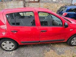 Rot Gebraucht 2010 Dacia Sandero Kleinwagen | 1.000 €