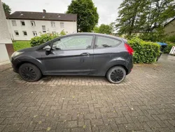 Grau Gebraucht 2009 Ford Fiesta Kleinwagen | 2.600 € (Fairer Preis)