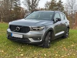 Grau Gebraucht 2019 Volvo XC40 R-Design SUV | 29.900 € (Fairer Preis)