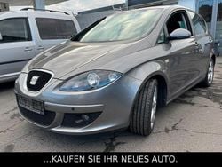 Grau Gebraucht 2006 Seat Altea Sport Van / Kleinbus | 1.990 €