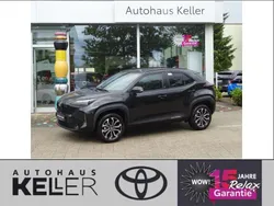 Mysticschwarz mica Neu 2024 Toyota Yaris Cross Team SUV | 31.850 € (Etwas zu teuer)