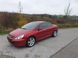 Rot Gebraucht 2005 Peugeot 307 CC Tendance Cabrio | 2.150 € (Guter Preis)