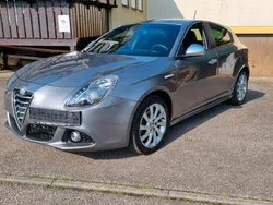 Grau Gebraucht 2015 Alfa Romeo Giulietta Kleinwagen | 10.950 € (Fairer Preis)