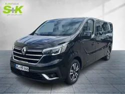 Tenebroschwarz metallic (schwarz) Gebraucht 2024 Renault Trafic Van | 44.880 € (Etwas zu teuer)