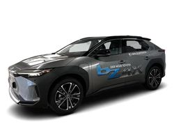 Silber Gebraucht 2022 Toyota bZ4X Comfort SUV | 50.276 €