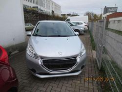 Gris aluminium Gebraucht 2015 Peugeot 208 Active Kleinwagen | 5.500 € (Fairer Preis)