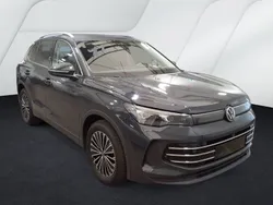 Grau Gebraucht 2024 VW Tiguan Elegance SUV | 33.990 € (Fairer Preis)