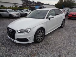 Weiß Gebraucht 2015 Audi A3 Sportback Attraction Limousine | 10.950 € (Guter Preis)
