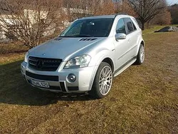 Silber Gebraucht 2007 Mercedes R500 AMG Van / Kleinbus | 11.000 €