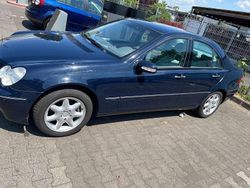 Blau Gebraucht 2000 Mercedes C240 Limousine | 3.900 €