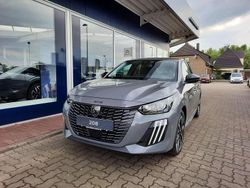 Grau (selenium grau) Neu 2025 Peugeot 208 Allure Kleinwagen | 26.215 € (Etwas zu teuer)