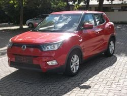 Rot Gebraucht 2016 Ssangyong (KGM) Tivoli Crystal SUV | 8.750 €