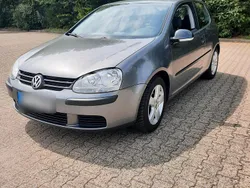 Grau Gebraucht 2005 VW Golf V Kleinwagen | 2.750 € (Fairer Preis)