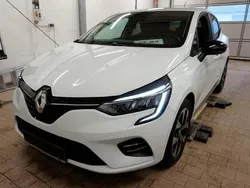 Weiß Gebraucht 2023 Renault Clio V Evolution Kleinwagen | 13.495 € (Guter Preis)