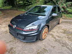 Grau Gebraucht 2016 VW Golf GTI Coupé | 17.500 €