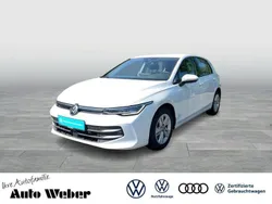 Weiß Gebraucht 2024 VW Golf VIII Life Limousine | 22.450 € (Guter Preis)
