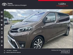 Braun Gebraucht 2023 Toyota Proace Verso Executive Kombi | 44.790 € (Etwas zu teuer)