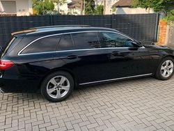 Schwarz Gebraucht 2019 Mercedes E220 Kombi | 25.000 € (Fairer Preis)