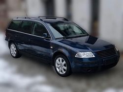 Blau Gebraucht 2003 VW Passat Kombi | 1.200 € (Guter Preis)