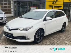 White pearl cs Gebraucht 2018 Toyota Auris Touring Sports Executive Kombi | 17.450 € (Fairer Preis)