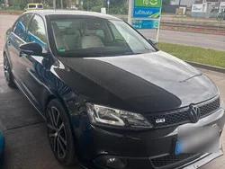 Schwarz Gebraucht 2013 VW Jetta Limousine | 17.900 €