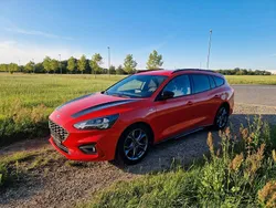 Rot Gebraucht 2020 Ford Focus ST-Line Kombi | 16.100 € (Guter Preis)